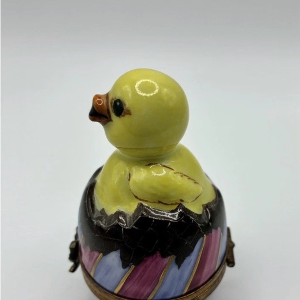 Limoges Yellow Chick Egg Trinket Box with Multicolor Band - Picture 4 of 6